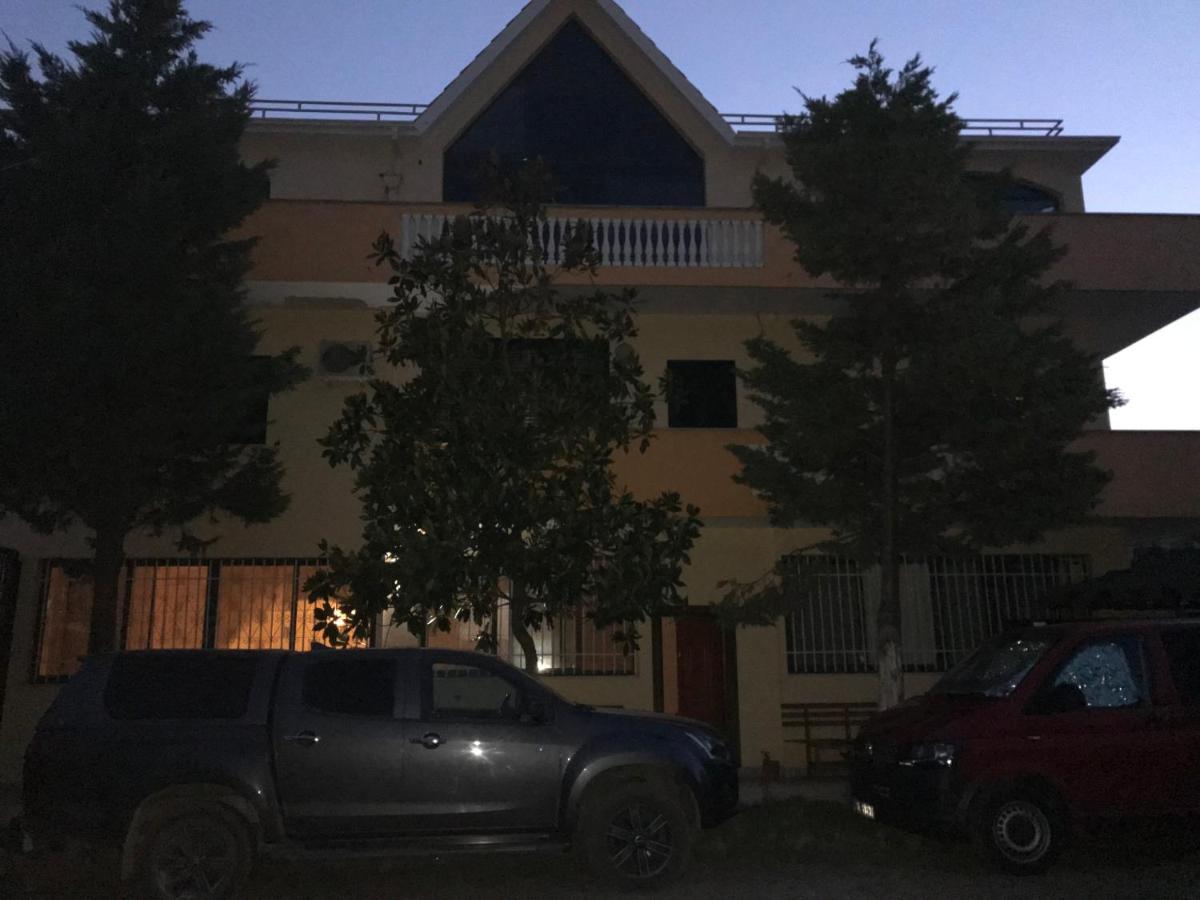 Sunrise Guest House Shkodër Exteriör bild